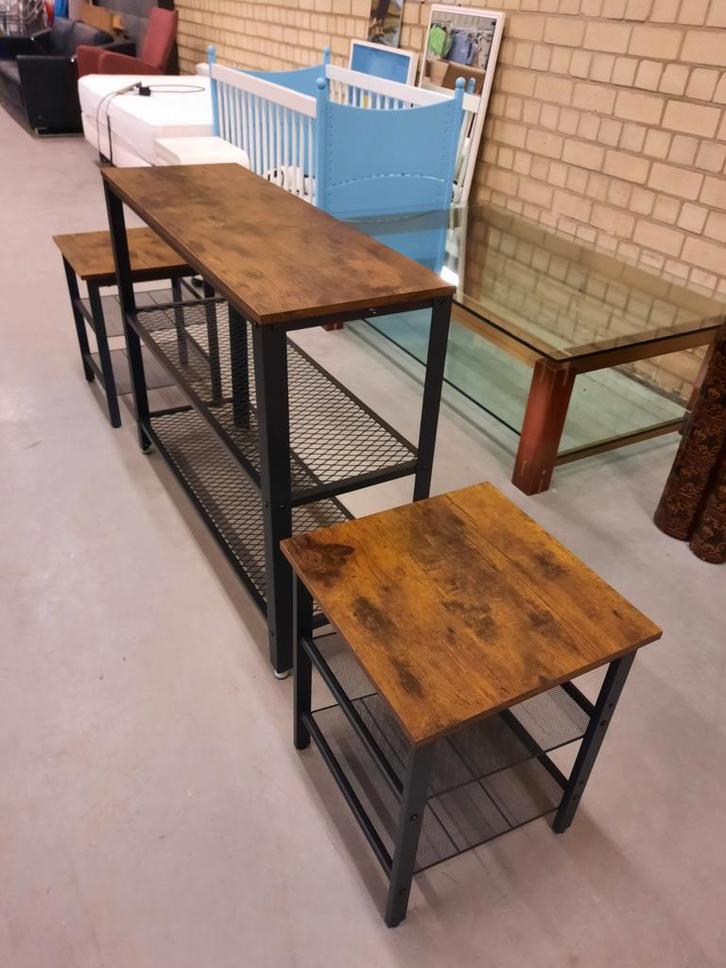 Sidetable met 2 bijzettafeltjes in dezelfde stijl., Huis en Inrichting, Tafels | Sidetables, Zo goed als nieuw, Ophalen