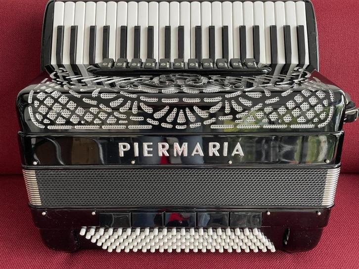 Z.g.a.n. Piermaria 411 accordeon . 4 korig . Piccolo., Muziek en Instrumenten, Accordeons, Zo goed als nieuw, Toetsaccordeon, 120-bas
