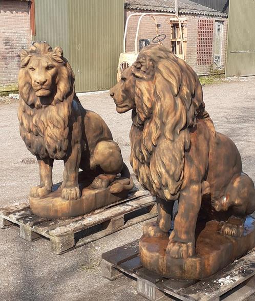 Aktie set grote leeuwen inclusief levering, Tuin en Terras, Tuinbeelden, Nieuw, Dierenbeeld, Beton, Ophalen of Verzenden