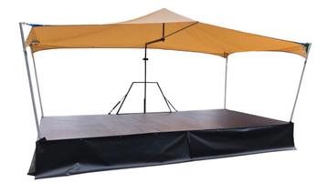 Mobiel podium te huur goedkoop en makkelijk. Podiumaanhanger beschikbaar voor biedingen
