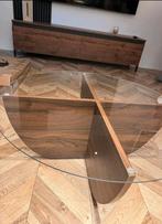 Woonkamer tafel, Ophalen