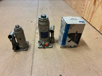 3 x Hydrolische krik beschikbaar voor biedingen
