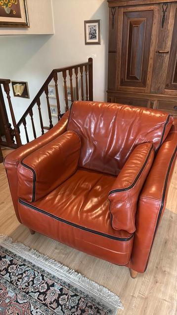 Art Deco leren stoelen 2 stuks beschikbaar voor biedingen