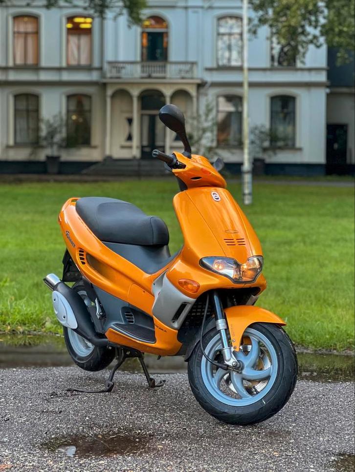 Gilera Runner 50cc Darkdream 3400km, Fietsen en Brommers, Scooters | Peugeot, Zo goed als nieuw, Overige modellen, Tweetakt, Ophalen