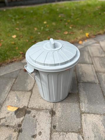 Curver opslag emmer afsluitbaar beschikbaar voor biedingen