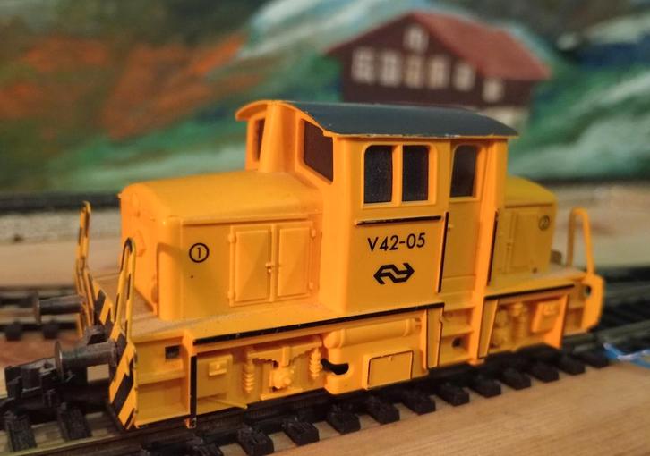 Fleischmann NS rangeerloc V42 in nieuwstaat, mooi!, Hobby en Vrije tijd, Modeltreinen | H0, Zo goed als nieuw, Locomotief, Gelijkstroom