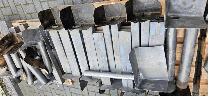 LOODAFVOEREN ca 100 STUKS , ONTLUCHTERS ,KABELDOORVOEREN, Doe-het-zelf en Verbouw, Dakpannen en Dakbedekking, Nieuw, Dakleer, Steen of Klei