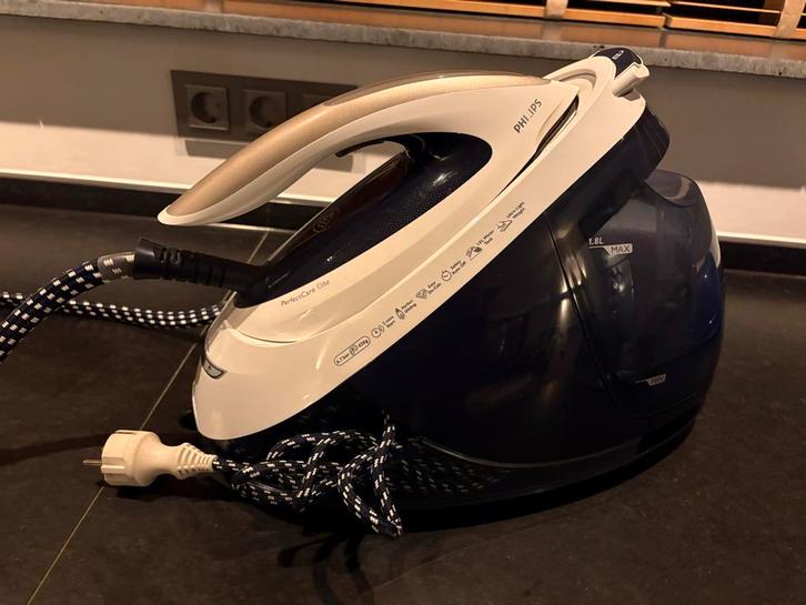 Philips PerfectCare Elite Stoomgenerator - 6.7 bar, Witgoed en Apparatuur, Strijkijzers en Strijkplanken, Gebruikt, Strijkijzer met snoer