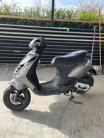 Piaggo zip, Fietsen en Brommers, Scooters | Piaggio, Ophalen, Gebruikt, Maximaal 45 km/u, Zip