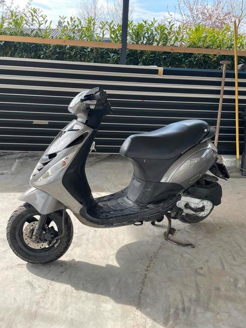 Piaggo zip, Fietsen en Brommers, Scooters | Piaggio, Gebruikt, Zip, Maximaal 45 km/u, Ophalen