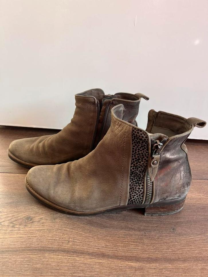 Maripe enkellaarsje maat 43 grijs, Kleding | Dames, Schoenen, Zo goed als nieuw, Lage of Enkellaarzen, Grijs, Ophalen of Verzenden