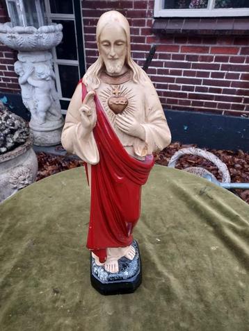 Heilig hart beeld Jezus in rode mantel, hoogte 46 cm. beschikbaar voor biedingen