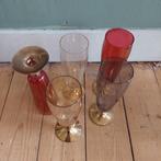 Lucky Vintage gekleurde hoge glazen op gouden voet, Verzamelen, Glas en Borrelglaasjes, Ophalen, ., Overige typen, Zo goed als nieuw