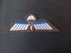 Landmacht Parawing - Bruine Achtergrond, Verzamelen, Ophalen of Verzenden, Luchtmacht, Nederland, Embleem of Badge