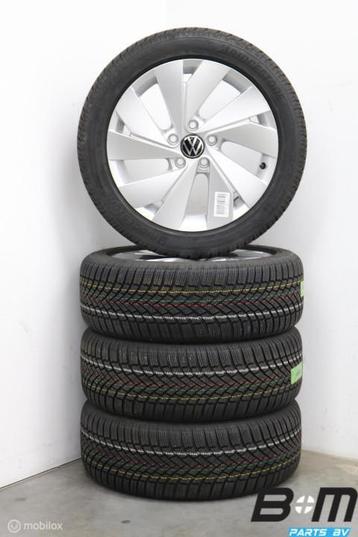 NIEUW! Org. 17 inch velgen + winterbanden Golf 8 5H0601025B beschikbaar voor biedingen