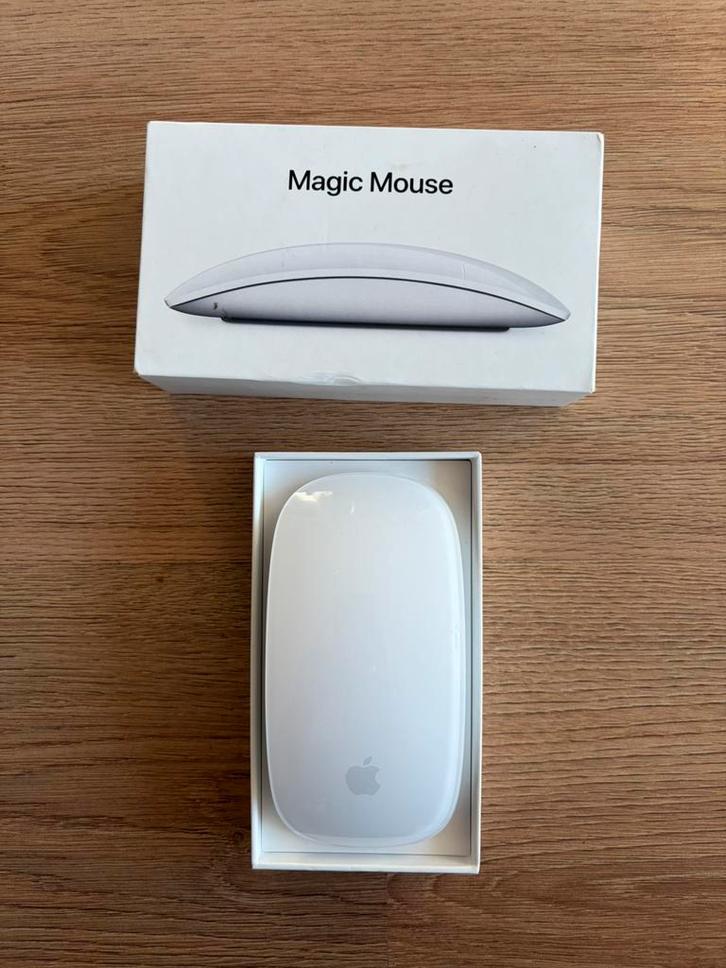 Apple Magic Mouse 2 (Lighting), zo goed als nieuw, Computers en Software, Muizen, Zo goed als nieuw, Muis, Linkshandig, Rechtshandig