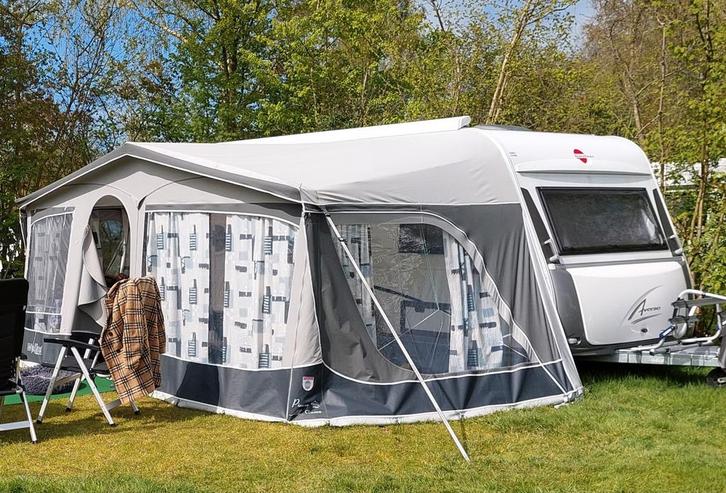 Bürstner caravan,met dakluifel en mover,+ 2 aparte bedden, Caravans en Kamperen, Voortenten en Luifels, Gebruikt, Ophalen
