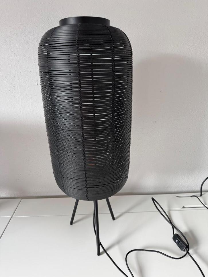 Tafellamp in kleur zwart, Huis en Inrichting, Lampen | Tafellampen, Zo goed als nieuw, 50 tot 75 cm, Ophalen of Verzenden