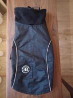 Bully Billows zwarte (regen) jas, Dieren en Toebehoren, Ophalen of Verzenden, Zo goed als nieuw, Hondenjas