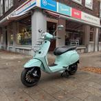 Vespa Primavera 50 | Groen | 7.600 km Luxe Custom Uitvoering, Overige modellen, Ophalen of Verzenden, Zo goed als nieuw, Vespa