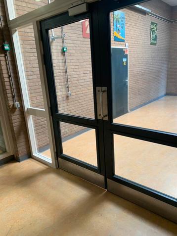 Klapdeuren beschikbaar voor biedingen