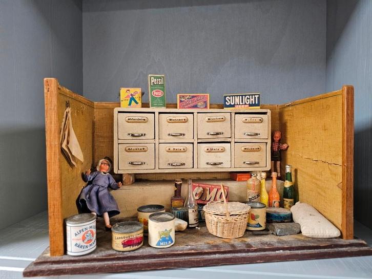 Antieke poppenhuis / drogisterij!, Antiek en Kunst, Antiek | Speelgoed, Ophalen
