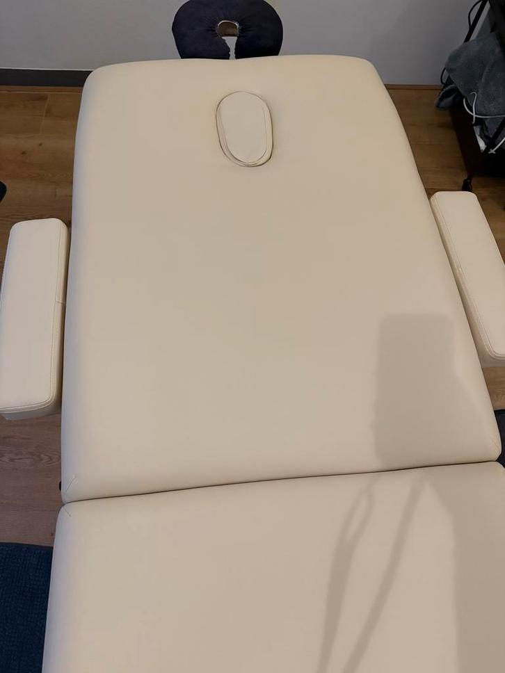 Body Wave Massagetafel - Beige met Earthlite hoofdkussen, Sport en Fitness, Massageproducten, Zo goed als nieuw, Ophalen