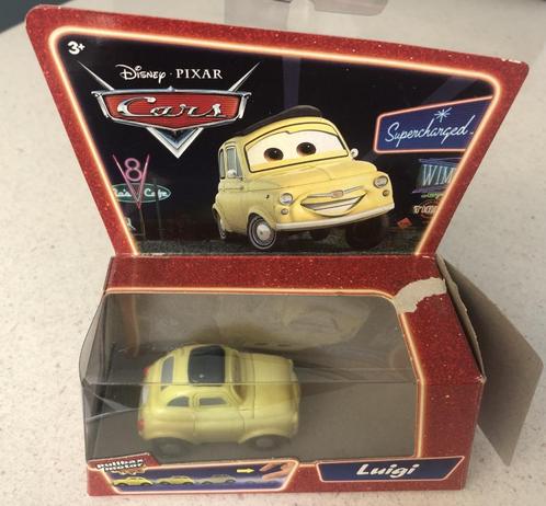 Disney Pixar Cars Luigi in doos, Verzamelen, Disney, Nieuw, Beeldje of Figuurtje, Overige figuren, Ophalen of Verzenden