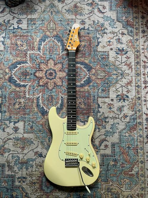 Eko S-300V Stratocaster met upgrade., Muziek en Instrumenten, Snaarinstrumenten | Gitaren | Elektrisch, Zo goed als nieuw, Overige merken