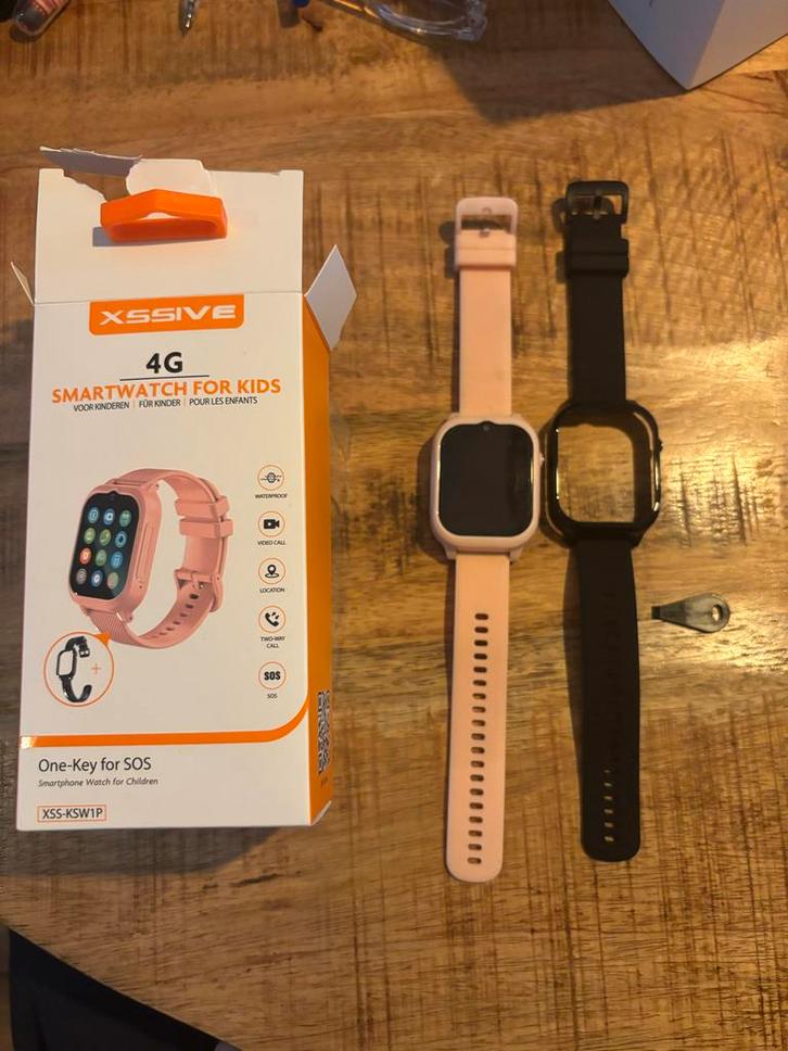 Smartwatch voor Kinderen - Veilig & Leuk!, Sieraden, Tassen en Uiterlijk, Horloges | Kinderen, Nieuw, Jongen of Meisje, Roze, Ophalen