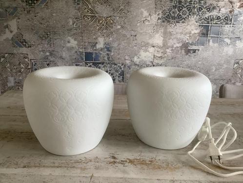 Johanna Egnell porseleinen tafellampen 2 stuks, Huis en Inrichting, Lampen | Tafellampen, Zo goed als nieuw, Minder dan 50 cm