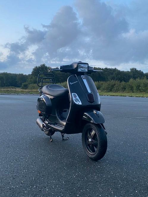 Vespa s50, Fietsen en Brommers, Scooters | Vespa, Gebruikt, Vespa S, Maximaal 25 km/u, Benzine, Ophalen of Verzenden