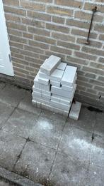 Kalkzandsteen stenen 50 stuks ongeveer, Doe-het-zelf en Verbouw, Metselstenen, Ophalen of Verzenden, Zo goed als nieuw, Kalkzandstenen