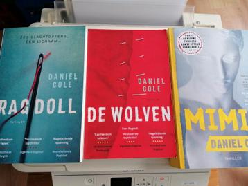 3x Daniel Cole-Ragdoll deel 1 en 3 De Wolven en Mimic beschikbaar voor biedingen