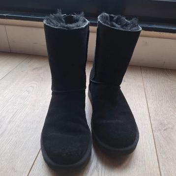 UGG Australian Classic Short black met rits maat 37 beschikbaar voor biedingen