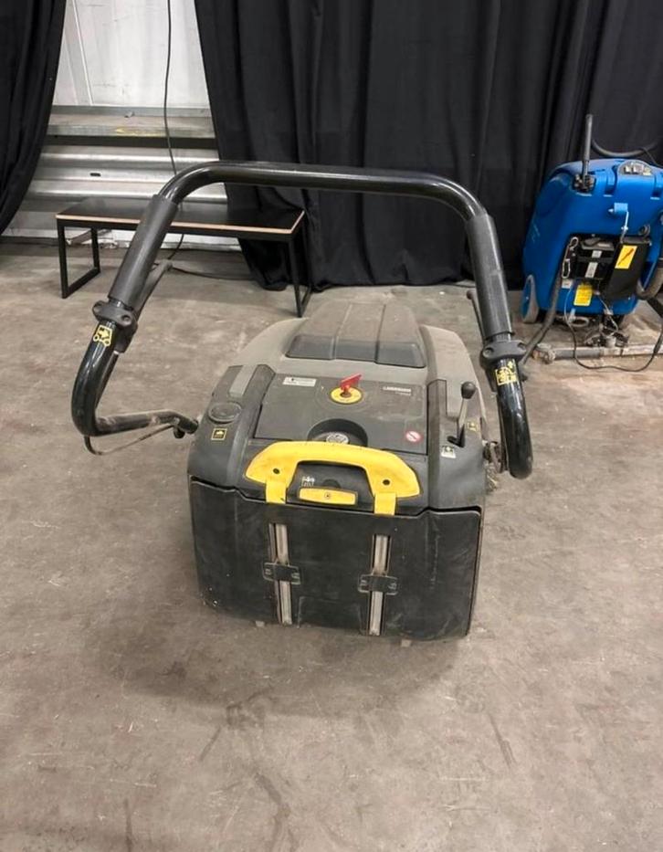 Karcher KM 75/40 W Veger - Boogerd Reiniging, Tuin en Terras, Veegmachines, Zo goed als nieuw, Ophalen