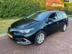 Toyota Auris Touring Sports 1.8 Hybrid Lease pro vele opties, Auto's, 28 km/l, Gebruikt, Leder en Stof, Origineel Nederlands