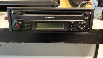 Super simpele Blaupunkt autoradio zonder bleuthooth en USB  beschikbaar voor biedingen