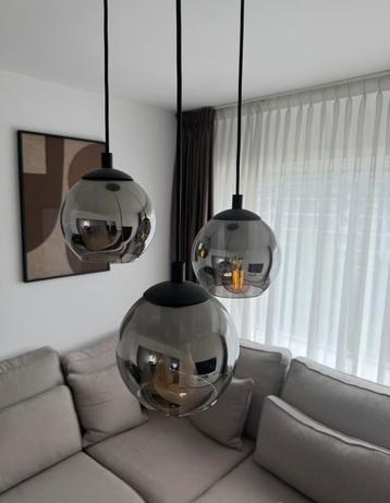 Hanglamp  met 3 Rookglas Bollen beschikbaar voor biedingen