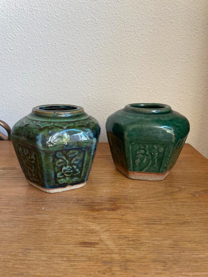 Twee groene gemberpotjes, Huis en Inrichting, Woonaccessoires | Vazen, Gebruikt, Groen, Minder dan 50 cm, Aardewerk of Porselein