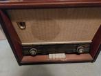 Notenhouten Philips radio mét pick-up., Ophalen