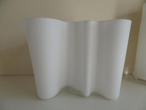 Iittala vaas Alvar Alto 16 cm, Huis en Inrichting, Woonaccessoires | Vazen, Gebruikt, Wit, Minder dan 50 cm, Glas, Ophalen of Verzenden