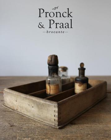 Oude brocante houten vakkenbak / bestekbak *Pronck & Praal*
