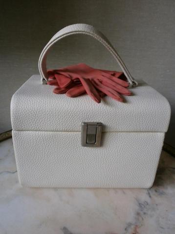 Mooie grote vintage beautycase beschikbaar voor biedingen