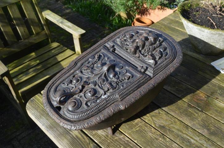 Fraaie, en zware, gietijzeren Kolenkit Leeuwenkop, Antiek en Kunst, Curiosa en Brocante, Ophalen of Verzenden