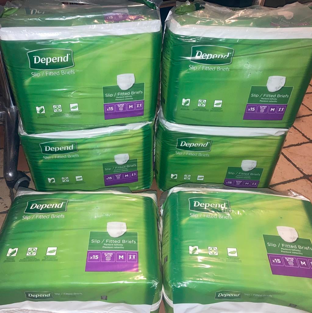6 x depend slip fitted briefs incontinentie luiers medium, Diversen, Verpleegmiddelen, Zo goed als nieuw, Ophalen