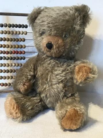 oude Teddybeer, nog met stro gevuld beschikbaar voor biedingen
