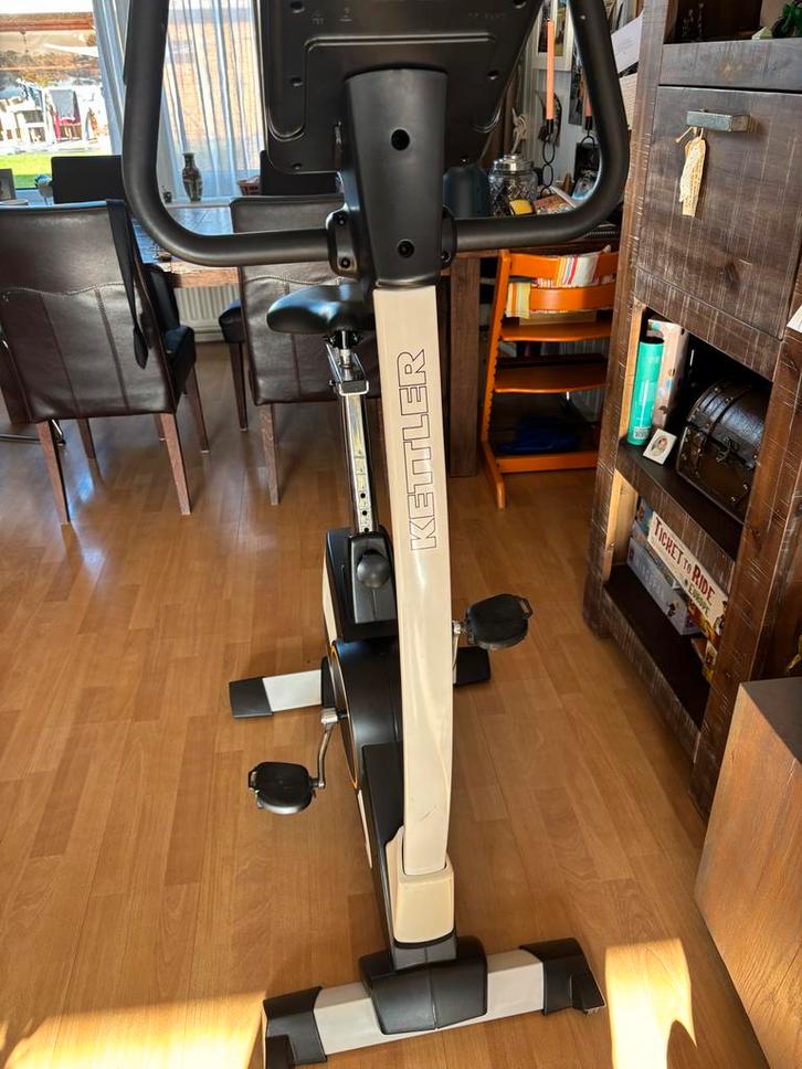 Hometrainer - Prima staat!, Sport en Fitness, Fitnessapparatuur, Gebruikt, Hometrainer, Benen, Metaal, Ophalen of Verzenden