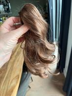 Haarstuk met klem bruin, Sieraden, Tassen en Uiterlijk, Uiterlijk | Haarverzorging, Ophalen of Verzenden, Zo goed als nieuw, Haarspeld