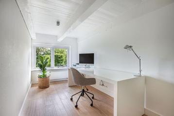 bureau beschikbaar voor biedingen